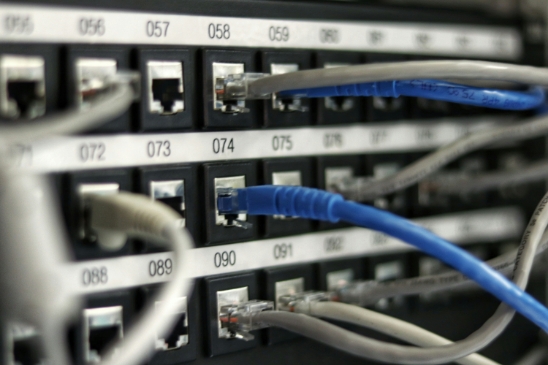 Optical cables, ports and switches in a data centre